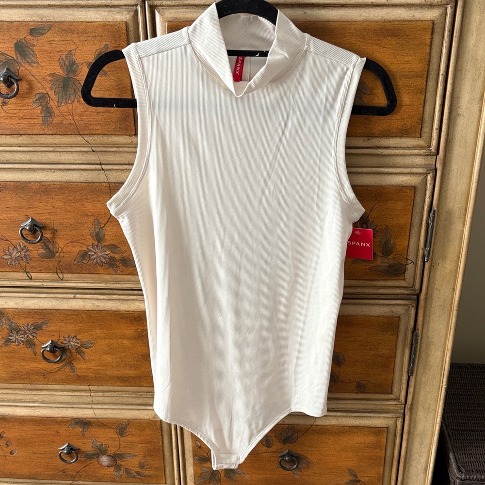 SPANX Women's Ivory Sleeveless Bodysuit